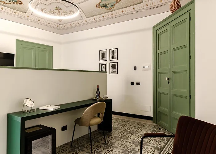 Palazzo Villelmi 4* 切法卢