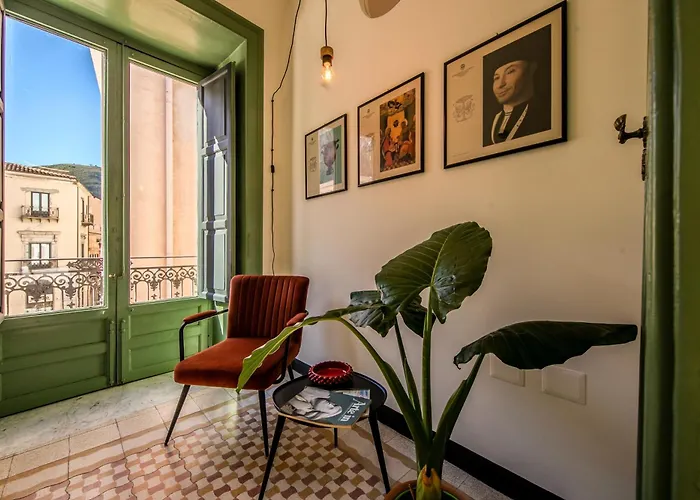 Palazzo Villelmi 4*